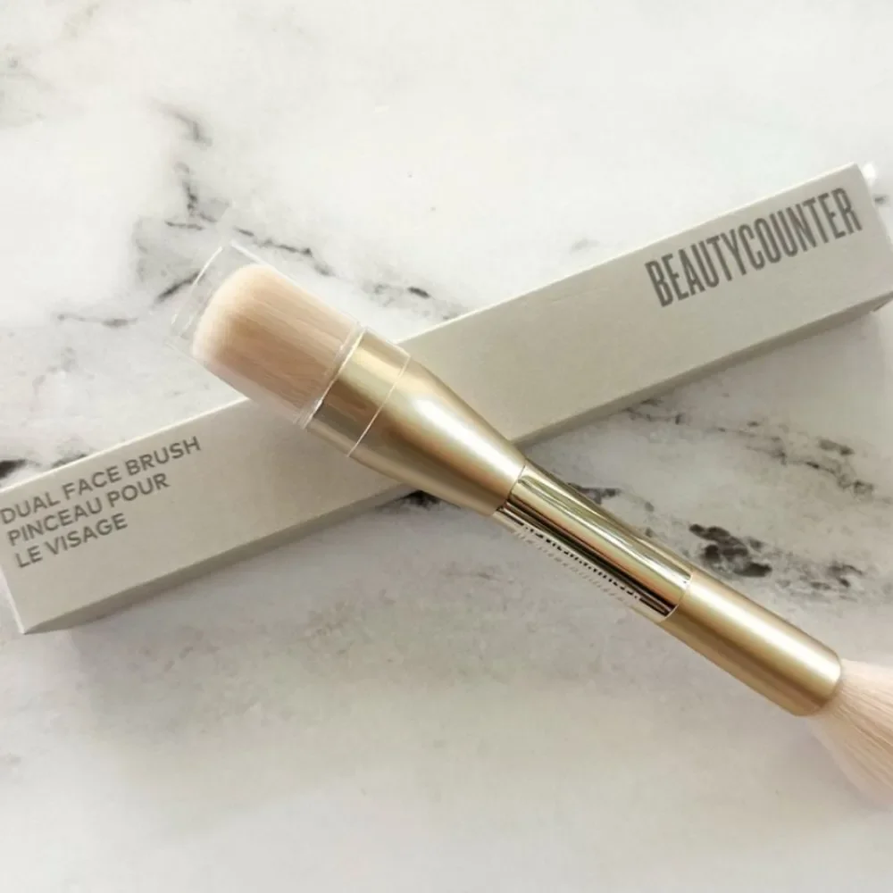 Beautycounter Dual-Ended Face‎ Brush